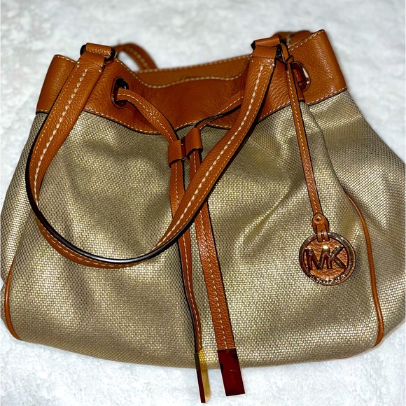 Michael Kors large, gold drawstring purse - Marina - Picture 7 of 9